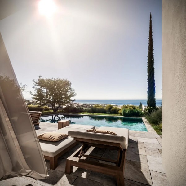 CONTEMPORARY ELEGANCE BY THE SEA